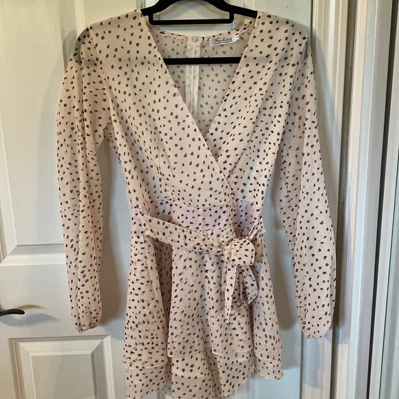 NWOT Romper - Picture 2 of 3